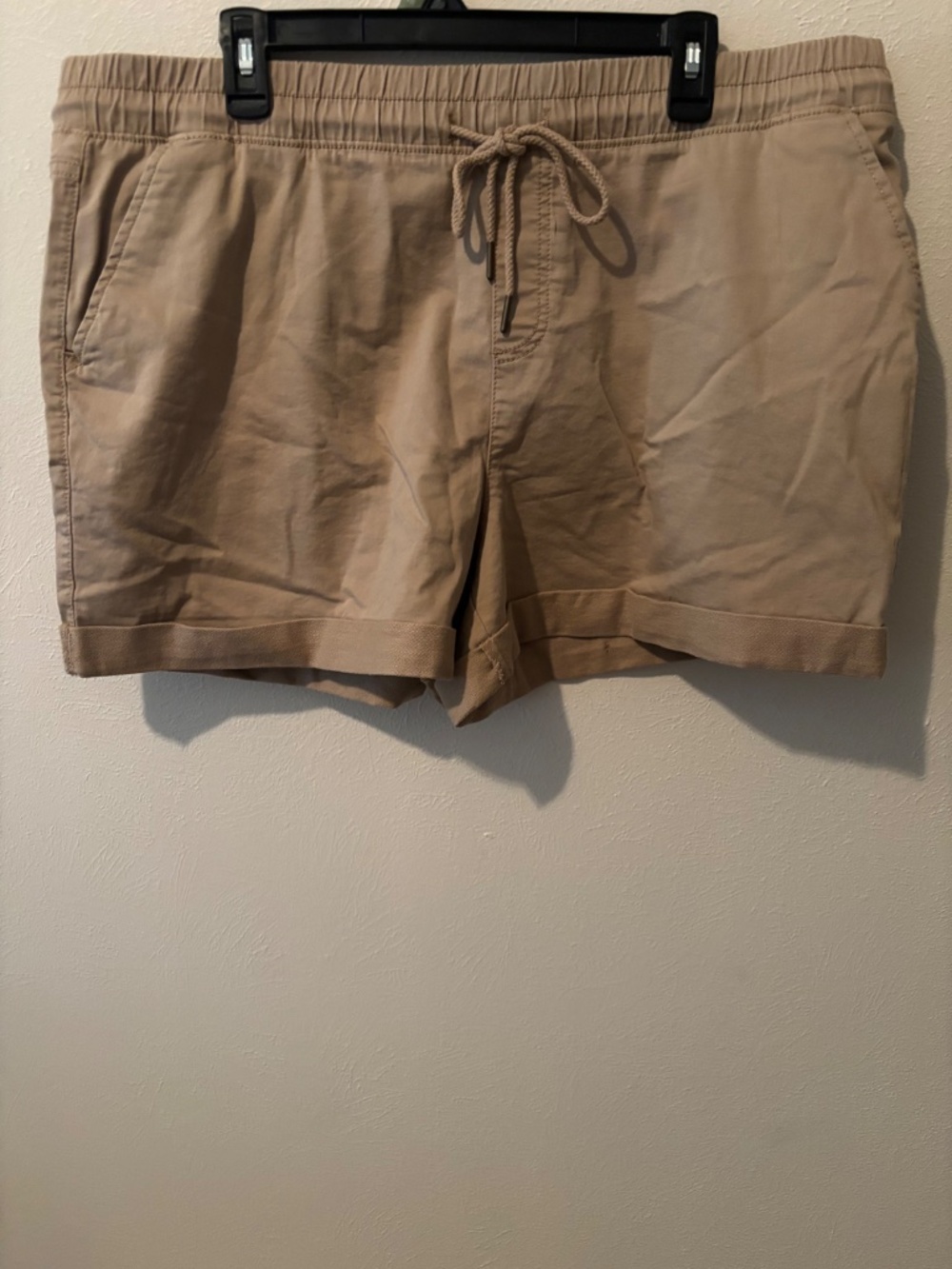 Time and Tru Women's Beige Relaxed Fit Knit Short - Size XL